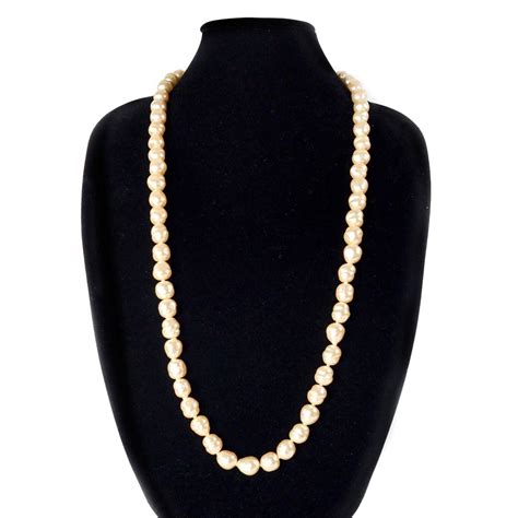 collier perle chanel vintage|collier perle tiktok.